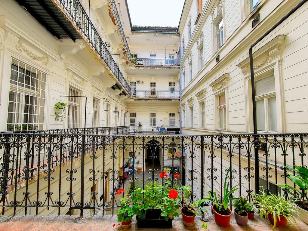 Kapital Inn Budapest Exteriör bild