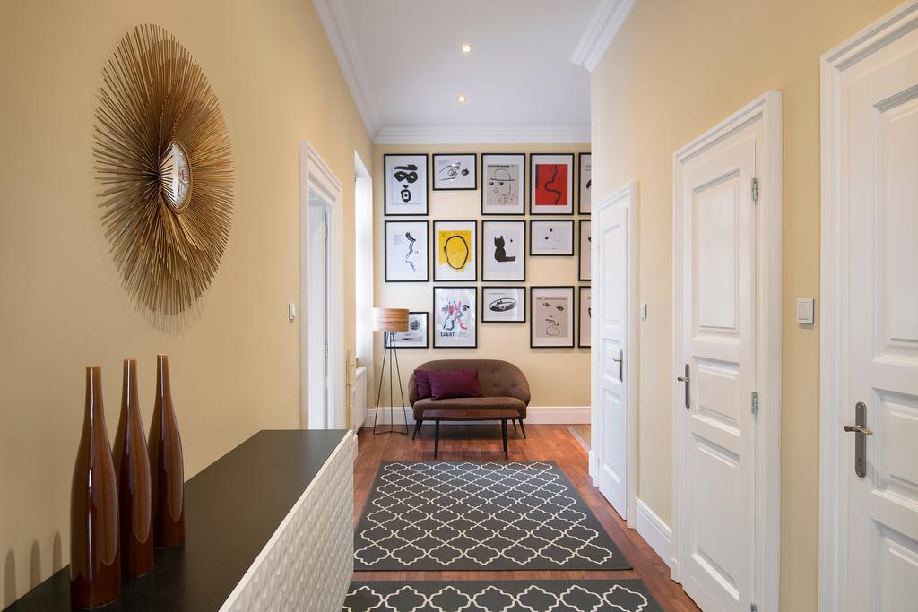 Kapital Inn Budapest Exteriör bild