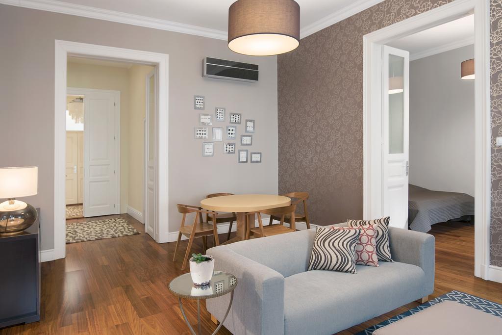 Kapital Inn Budapest Exteriör bild
